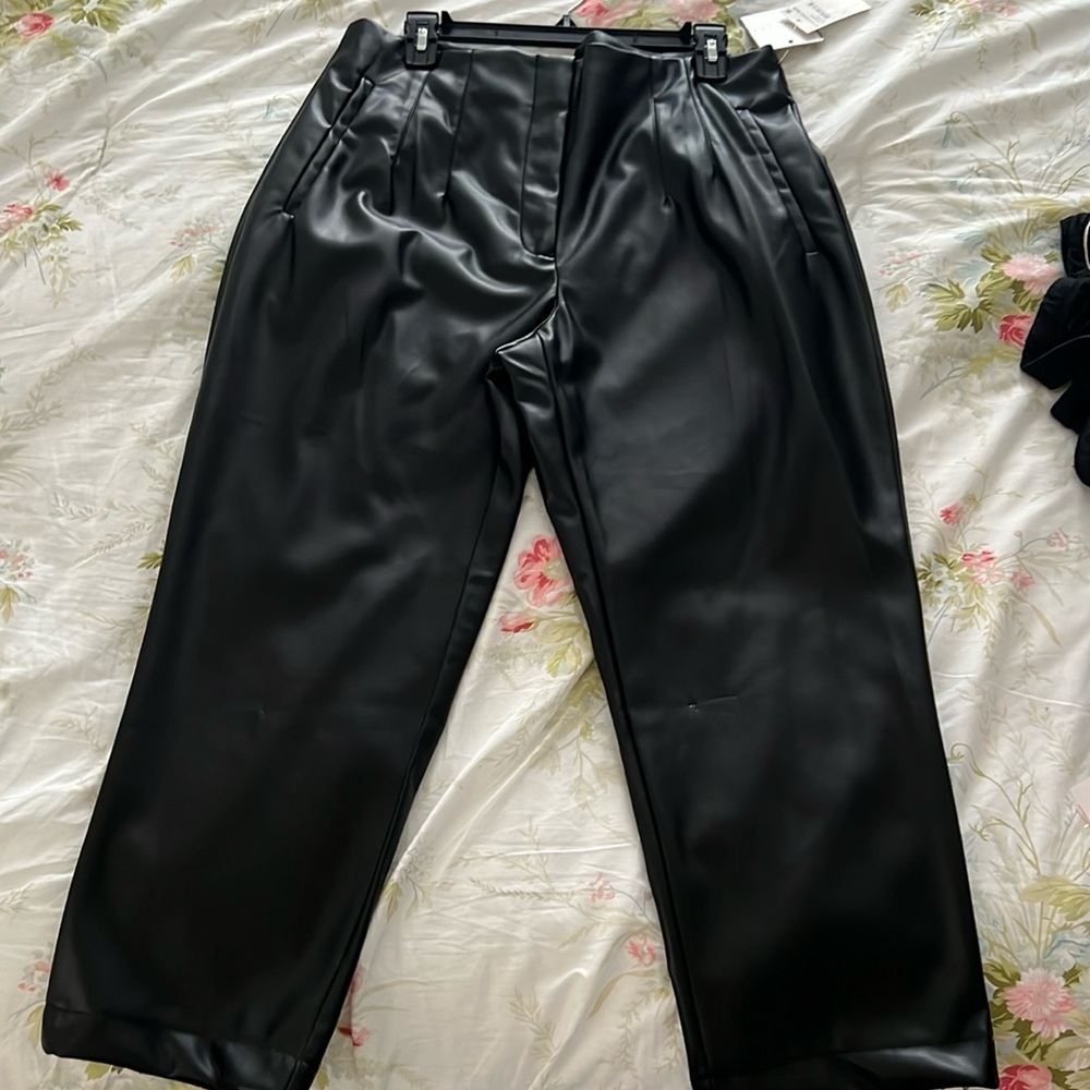 BLACK PLEATHER TROUSERS